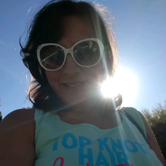 Meet your Posher, Rosette - Picture 1 of 1